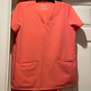 Figs Hot Coral scrub set